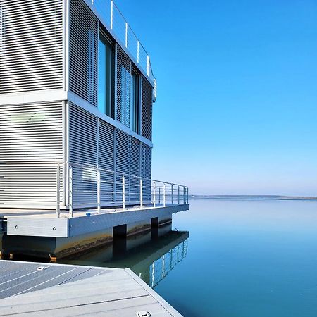 Schwimmendes Ferienhaus Silent Elsterheide Экстерьер фото
