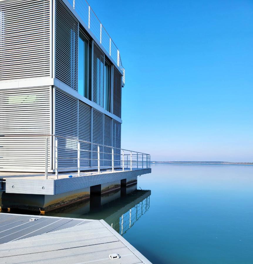 Schwimmendes Ferienhaus Silent Elsterheide Экстерьер фото