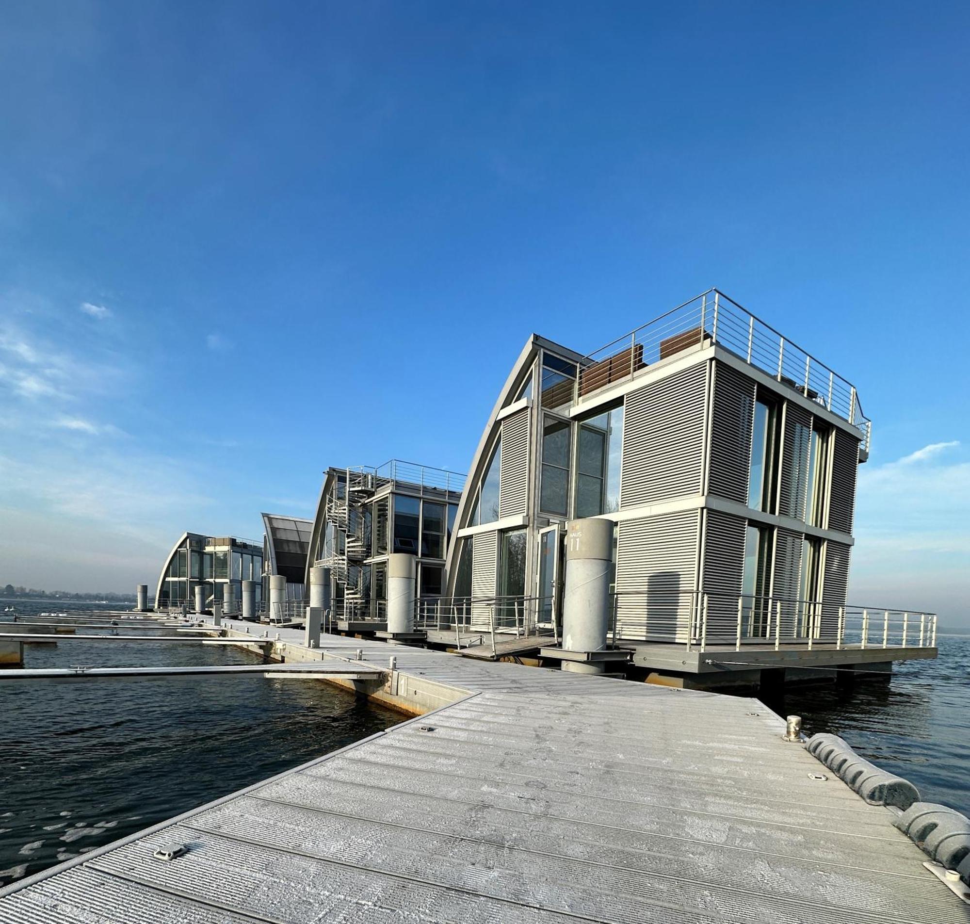 Schwimmendes Ferienhaus Silent Elsterheide Экстерьер фото