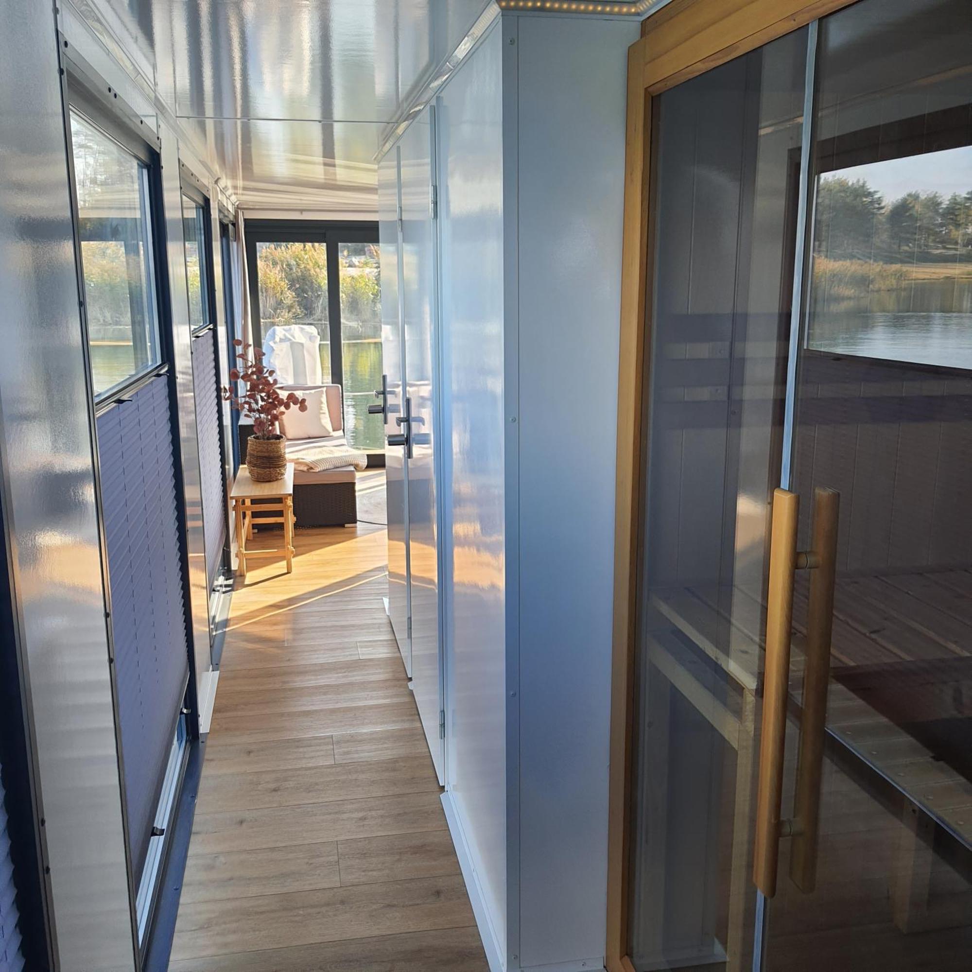 Schwimmendes Ferienhaus Silent Elsterheide Экстерьер фото